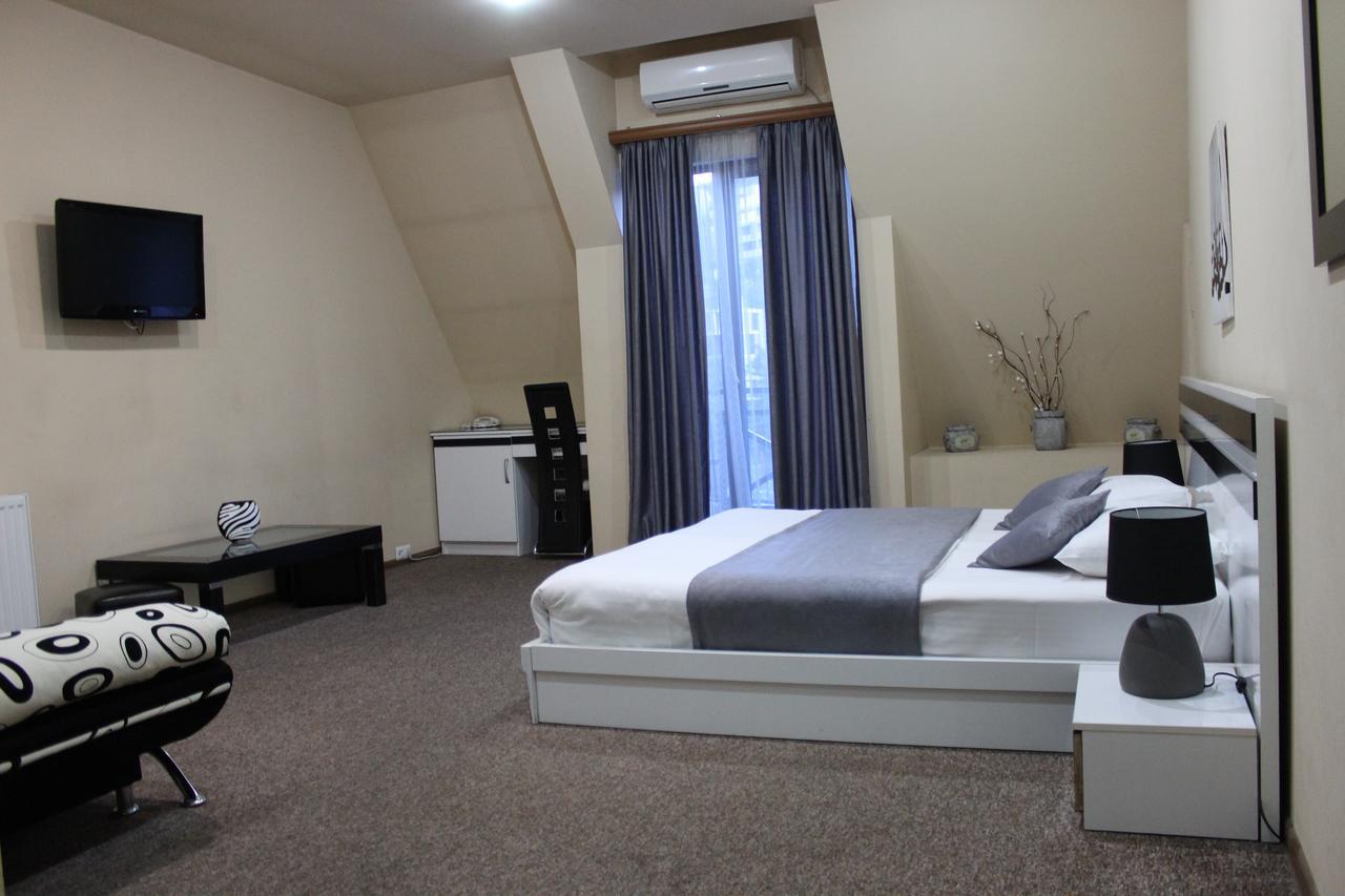 Hotel Diplomat Tiflis Dış mekan fotoğraf