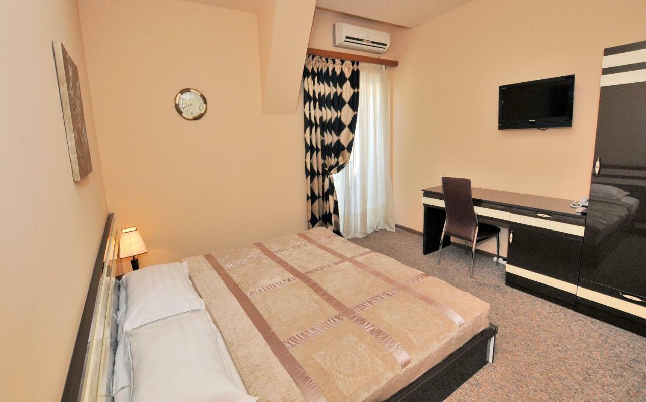 Hotel Diplomat Tiflis Dış mekan fotoğraf