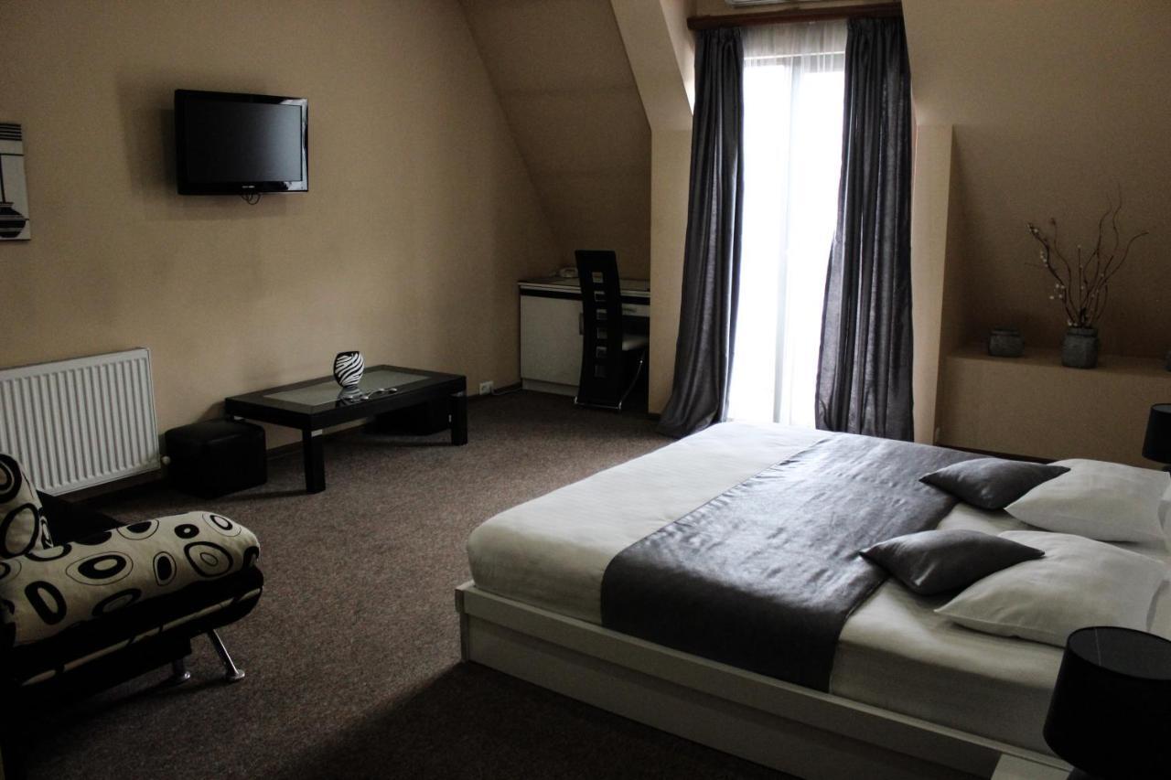 Hotel Diplomat Tiflis Dış mekan fotoğraf