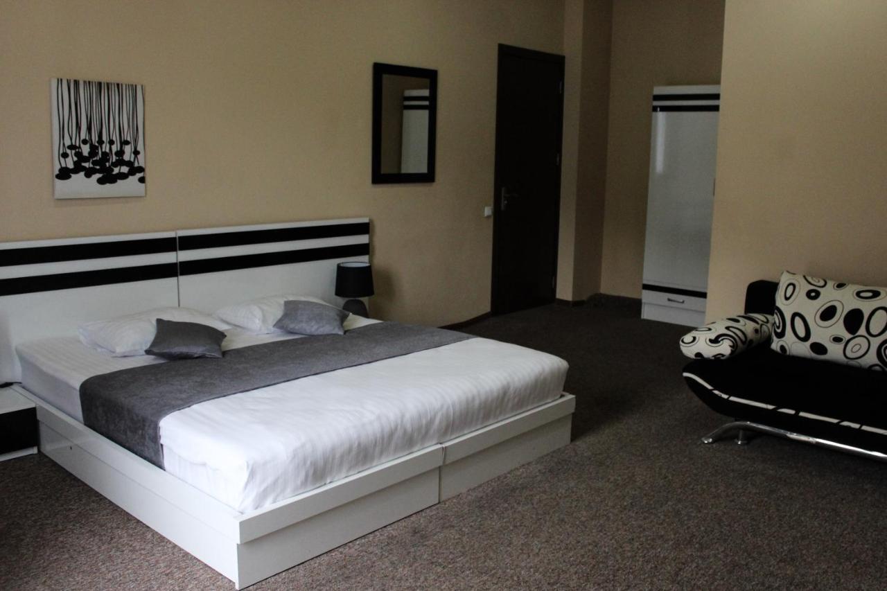 Hotel Diplomat Tiflis Dış mekan fotoğraf