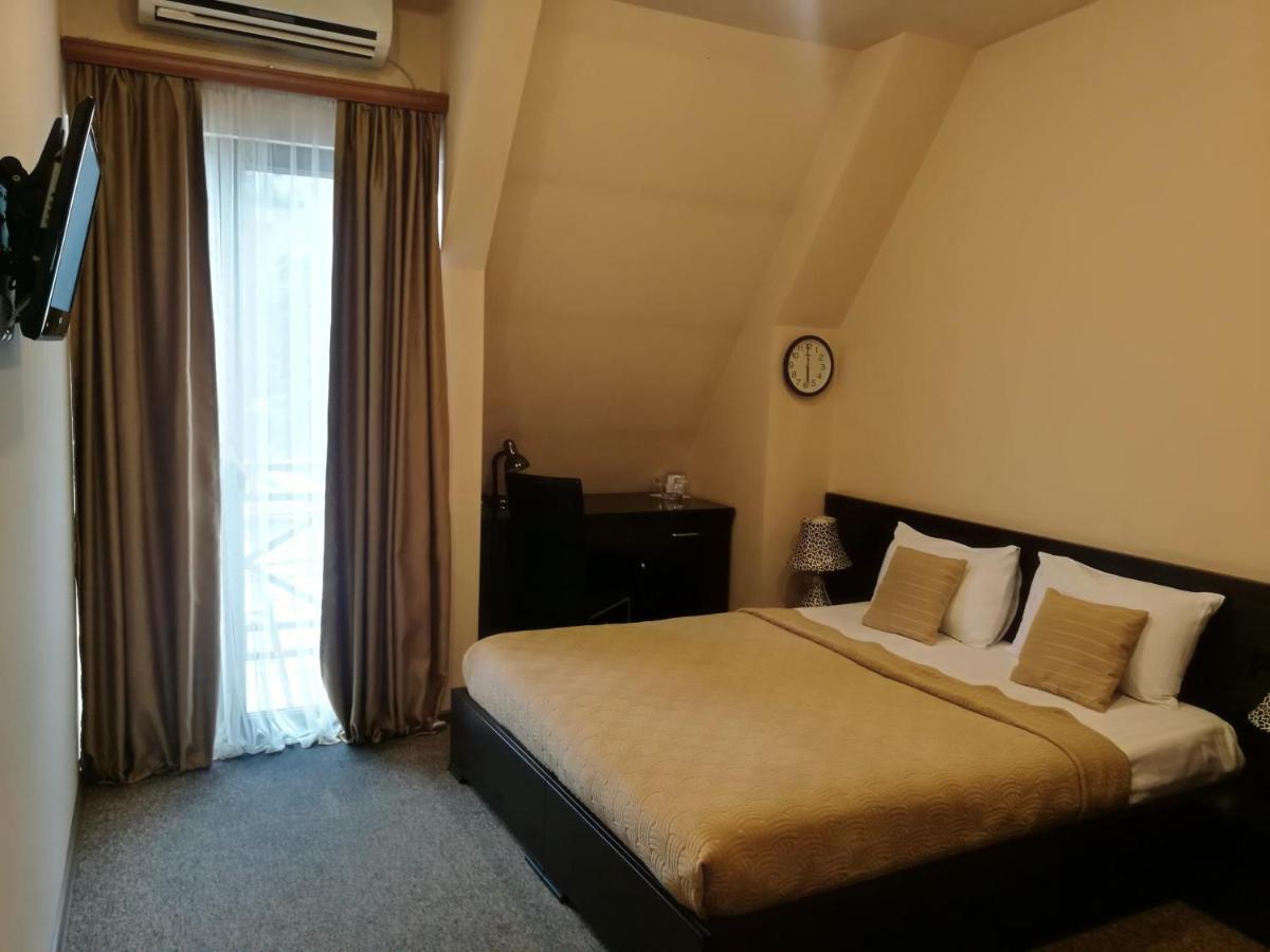 Hotel Diplomat Tiflis Dış mekan fotoğraf